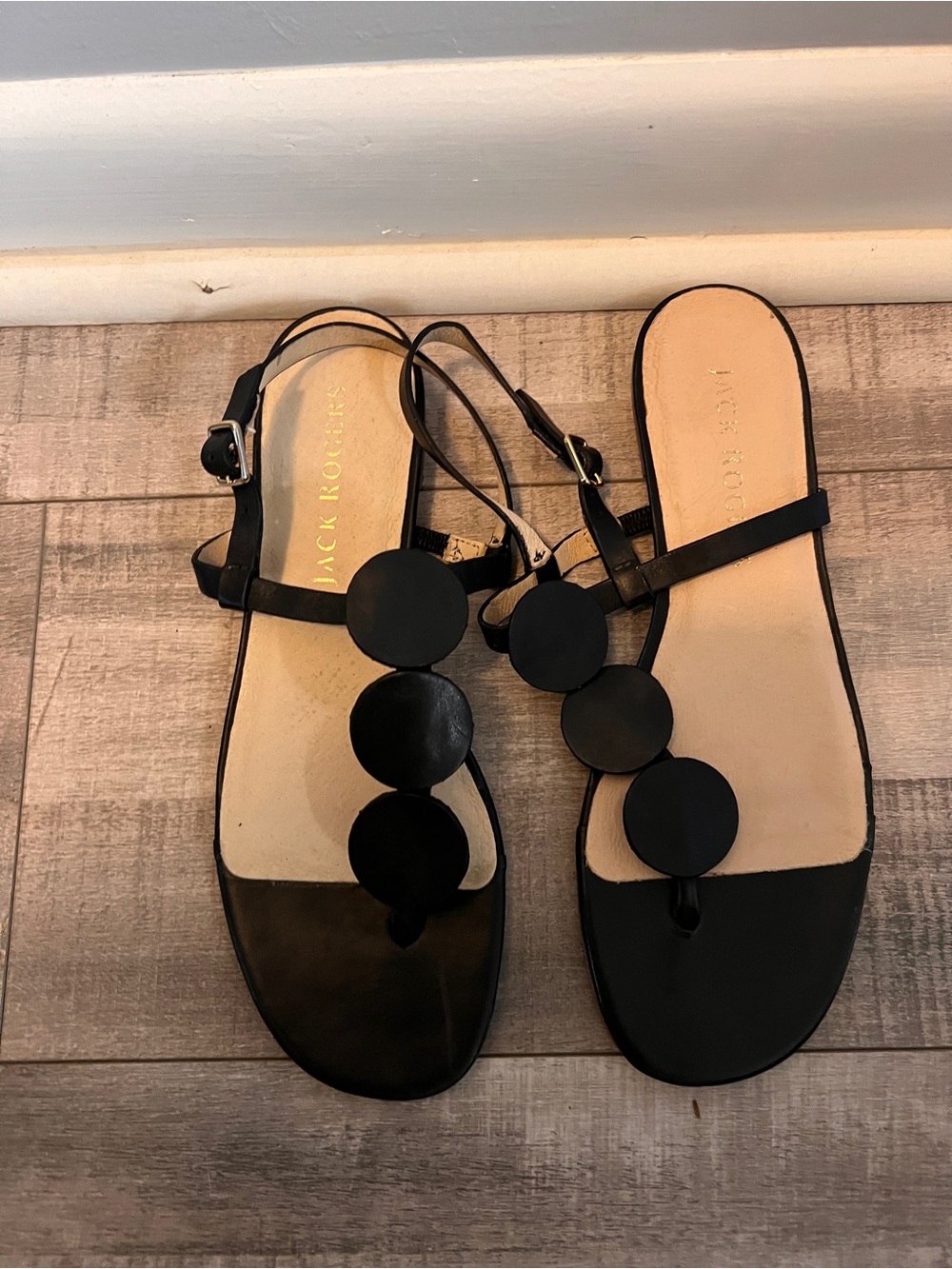 NWB Jack Rogers Black Leather Circle-Accent T-Strap Sandals